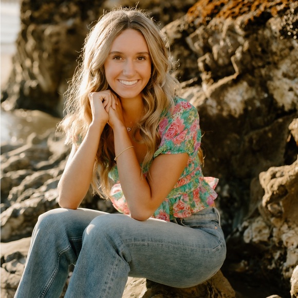 Meet your Posher, Olivia - Picture 1 of 1